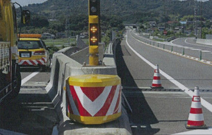Jenis Tertanam Attenuator Terpasang Truk Penyemprotan Elektrostatik